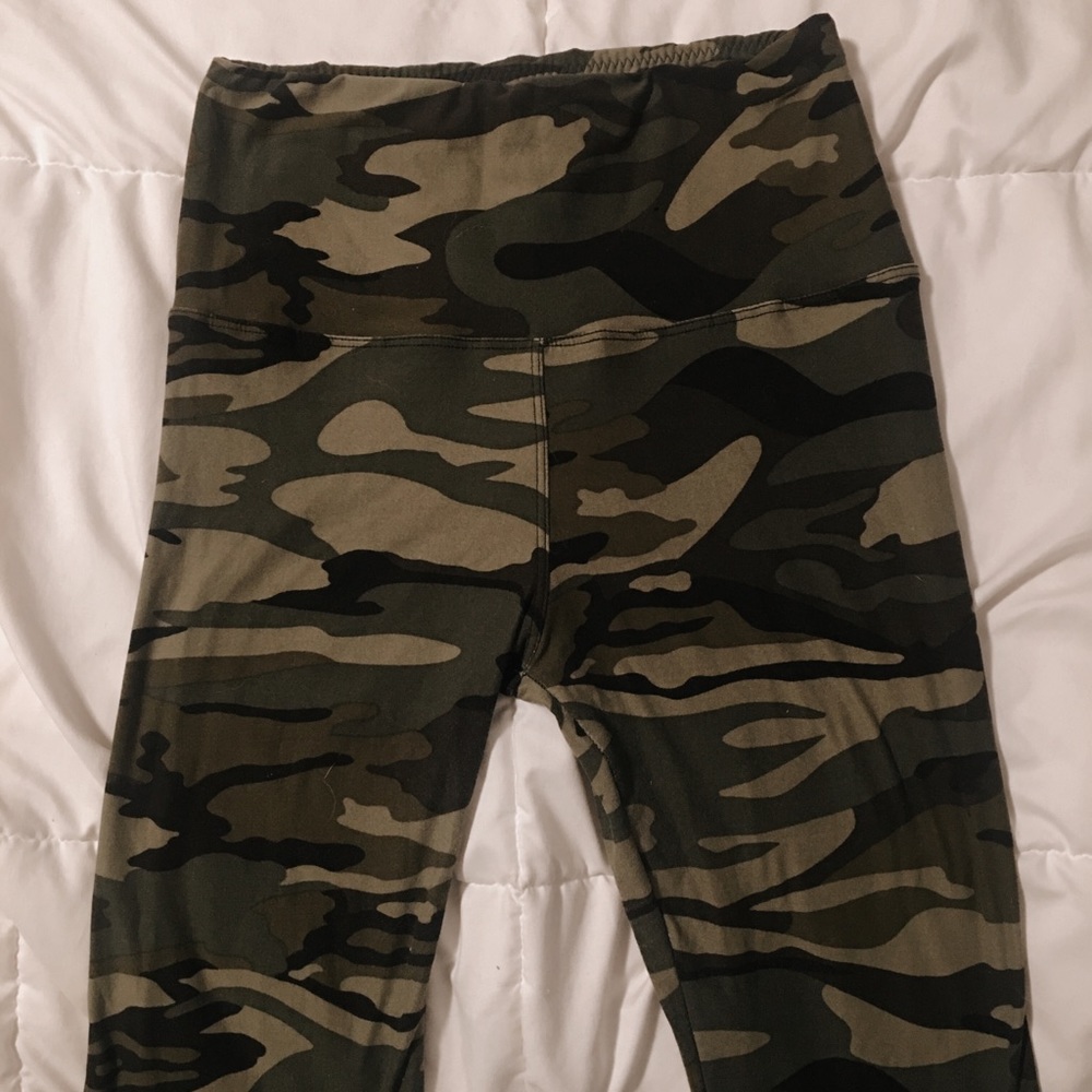 camo leggings